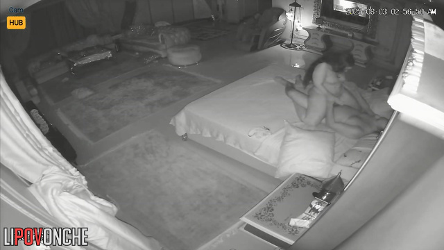 Couple fucking in the huge hotel room (egyptian luxury)