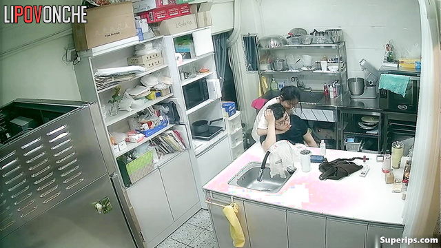 A young Korean girl was fucked by her new boyfriend right in the kitchen