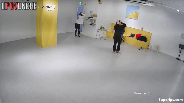Two Korean beauties shake their sexy butts and breasts while dancing