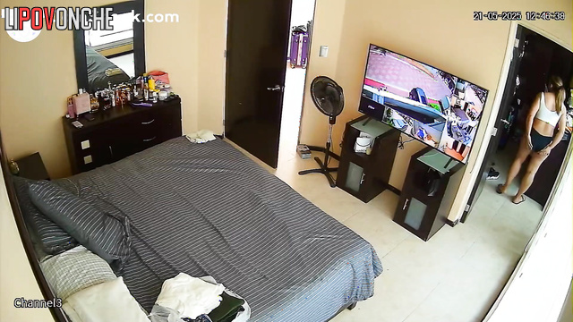 An ordinary woman has no idea that her body is being watched
