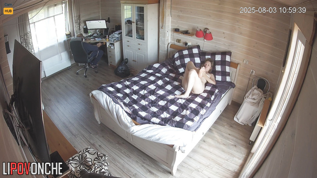 Naked lady chilling on the bed alone (but she wanna fuck)