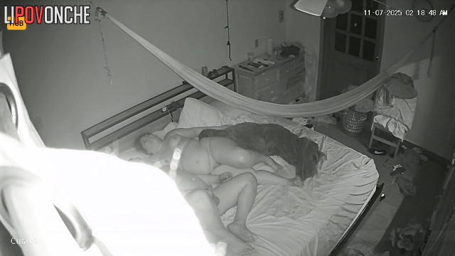 Fat people enjoys sex, unaware that the camera sees everything