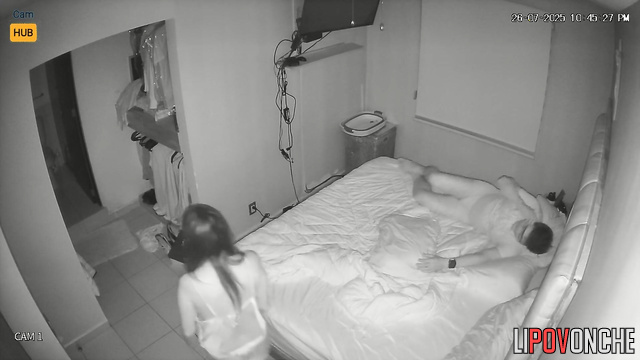He licking her ass in the dark / home hidden camera