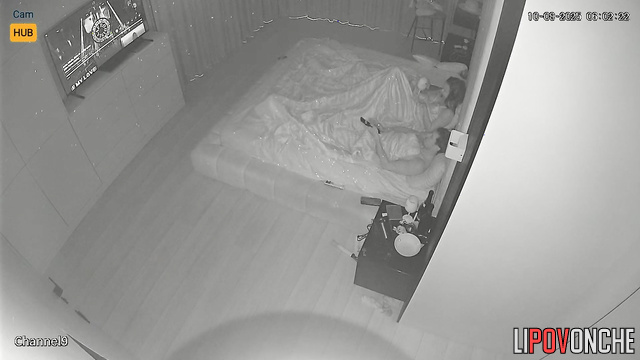 Boyfriend and girlfriend don’t know their sex is caught on video