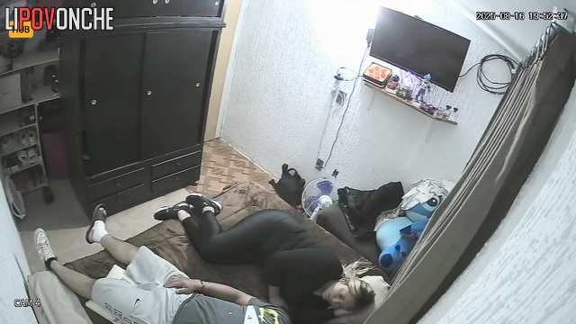 They met just a couple of hours ago / hidden camera