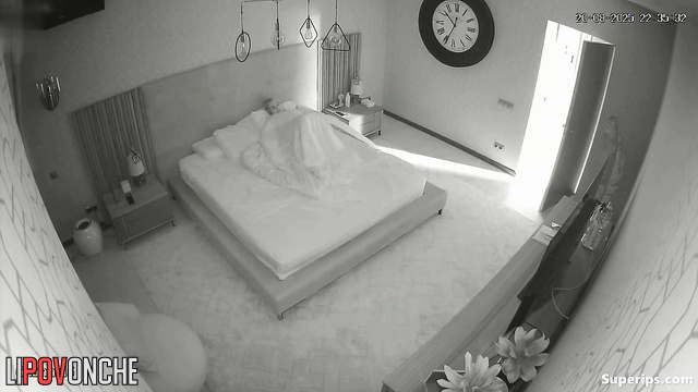 Fuck before sleep is their evening routine, secret cam