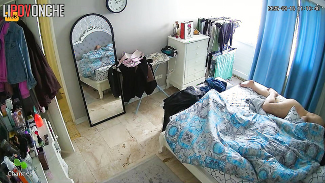 Lovers were shocked to find a camera pointing at the bed quietly