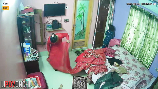 Indian woman dressing up for national holiday, look
