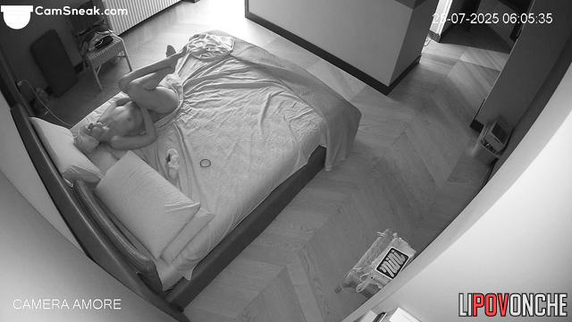 Naked milf relaxing on bed and going to masturbate