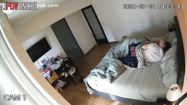 They can do this for hours / someone installed a camera there