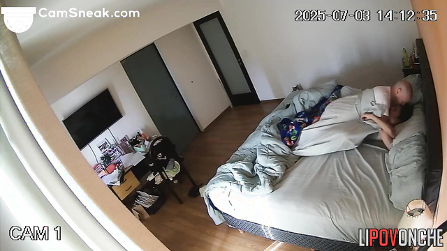 They can do this for hours / someone installed a camera there
