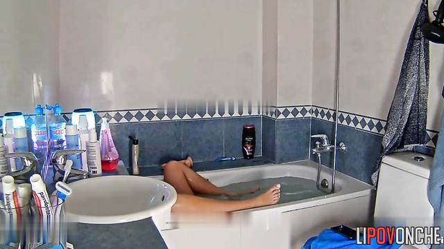 Look at her perfect satisfaction (bathroom solo video)