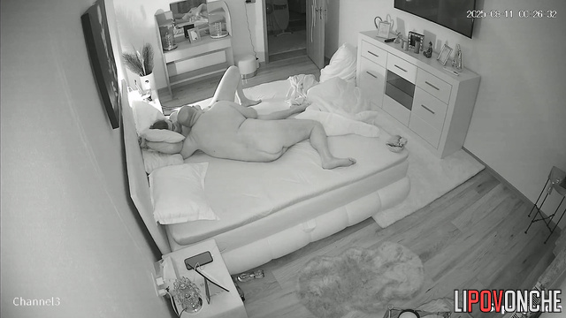 Look how the slut servicing this old fart hidden tape