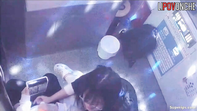 Girlfriend made her boyfriend handjob at a karaoke bar