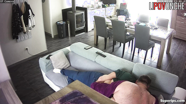 Fat people enjoying living room face fuck - hidden cam