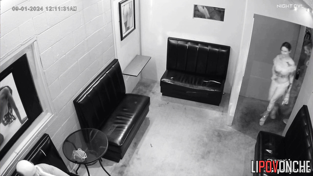 Look what happened in a swinger club (hidden camera)