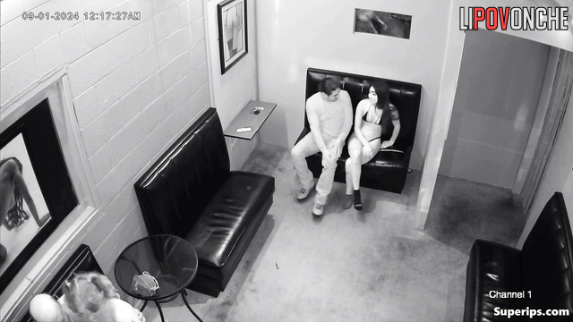 Look what happened in a swinger club (hidden camera)