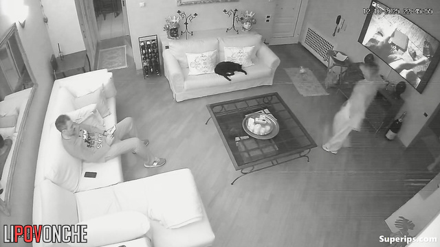 Her young lover came to her as soon as her husband left the door