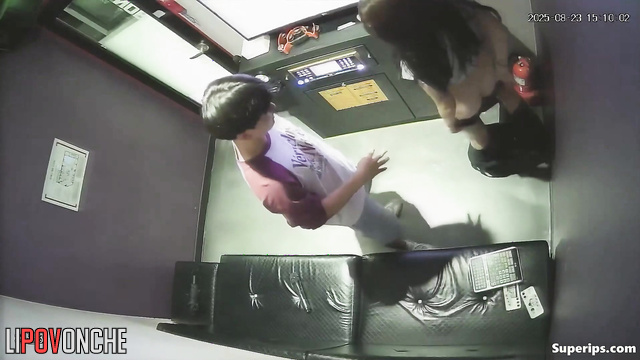 A sly Korean girl lured her boyfriend to karaoke and grabbed his cock