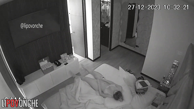 A beauty waited until the cleaning lady had left and started masturbating
