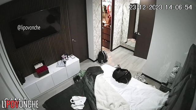 Hidden camera video: Big-breasted girl tries on new outfits