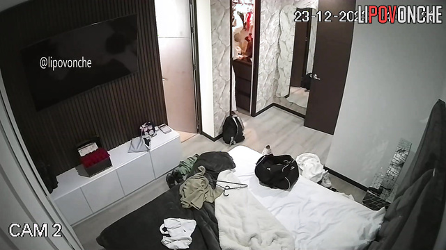 Hidden camera video: Big-breasted girl tries on new outfits
