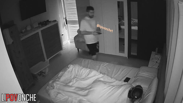 Chubby lady made him a blowjob (sudden night scene)