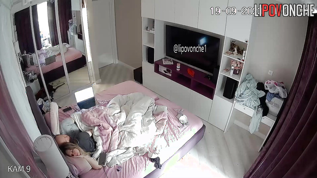 Couple decided to have a quick fuck under the blanket