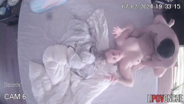 Man films blowjob and sex with milf in bedroom on phone