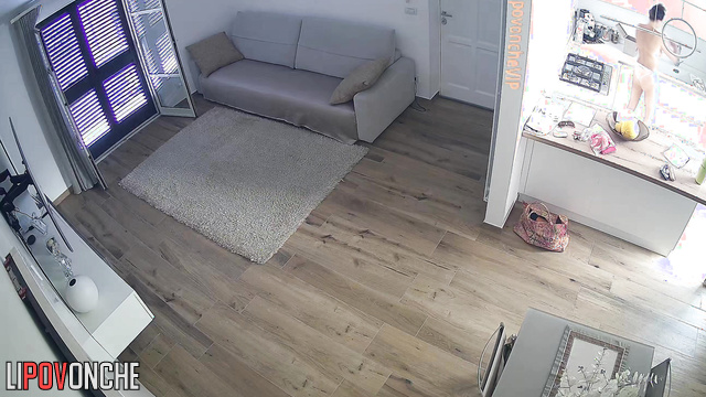 Beauty is preparing for a friend's visit (living room tape)