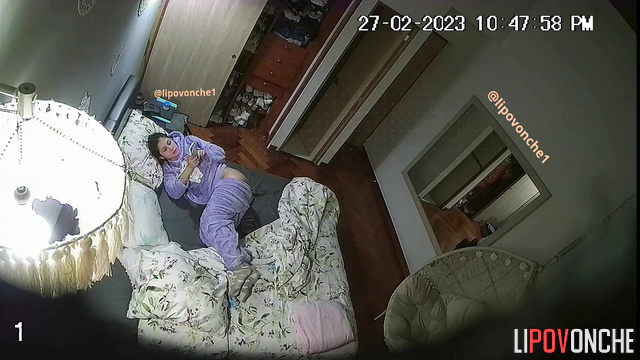 Cute Brunette Uses Phone Sex To Satisfy Her Pussy.
