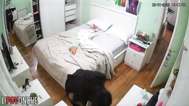 Babe woke up and realized that it was time for her to get ready for a date