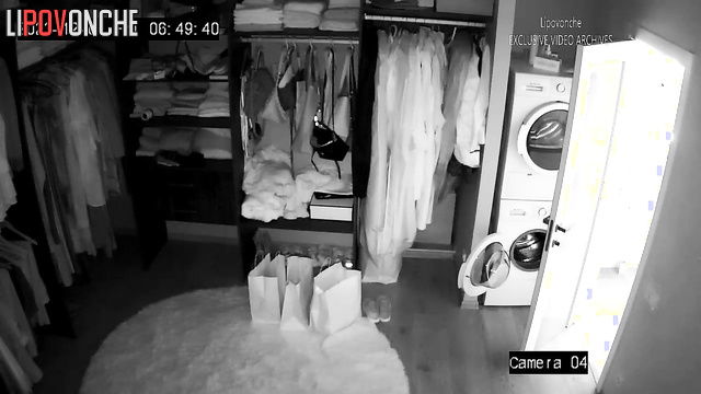 Someone fixed a cam in her huge wardrobe (it is a real problem)