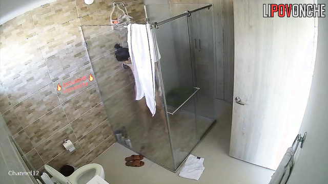 Couple bathing and don't want to know that they're being filmed