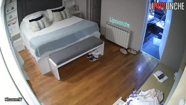 Babe shaving her skinny legs right now (hidden camera)