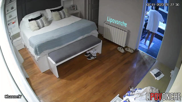 Babe shaving her skinny legs right now (hidden camera)