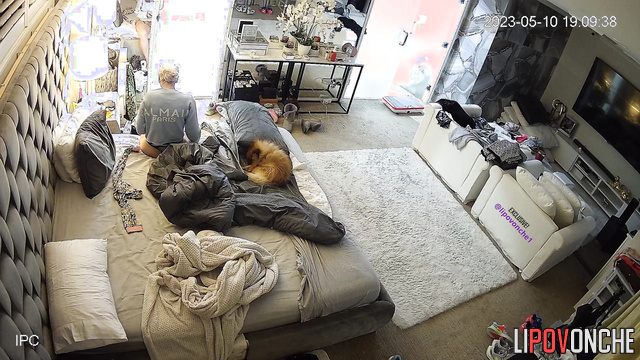 They chilling together on day off (bedroom video)