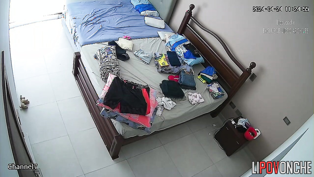 He turned off the TV and quickly fucked her (watch now)