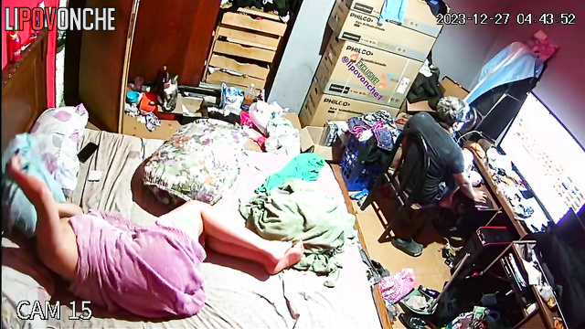 Gray-haired lover does not want to fuck his chubby girl