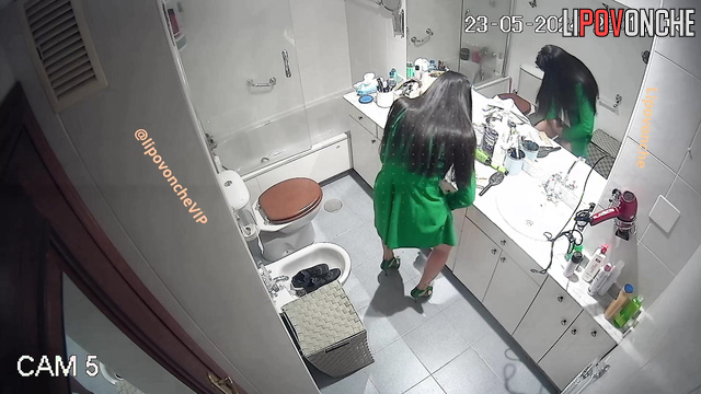 Her lover installed a camera in her bathroom to watch her pee