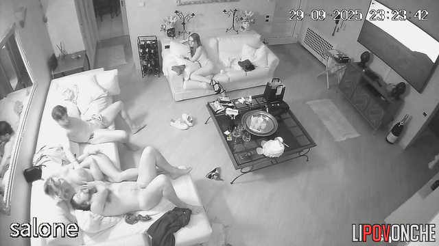 Swinger party between best friends / hot home video