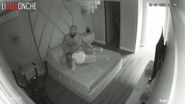 Big guy fucked his playful wife in mouth (it was dirty)