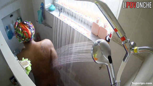 Pretty ebony taking a bath and dreaming about nice fuck