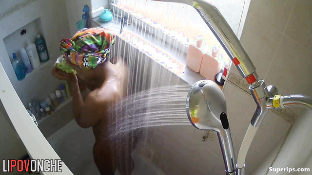 Pretty ebony taking a bath and dreaming about nice fuck