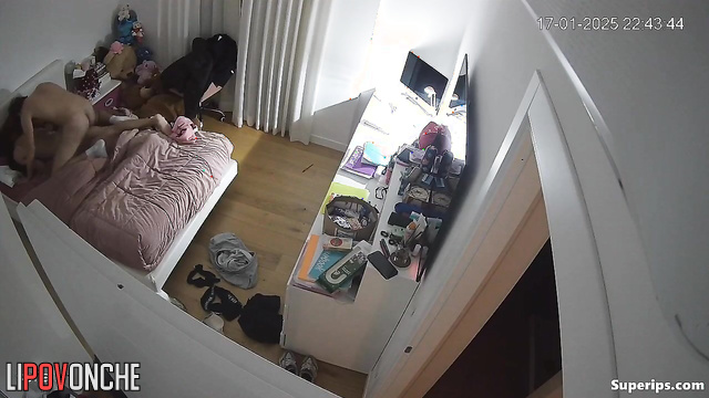 Teenagers are fucking passionately while parents are not at home