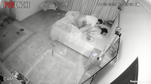 Bearded husband is crazy about his cunning wife's seductive huge ass