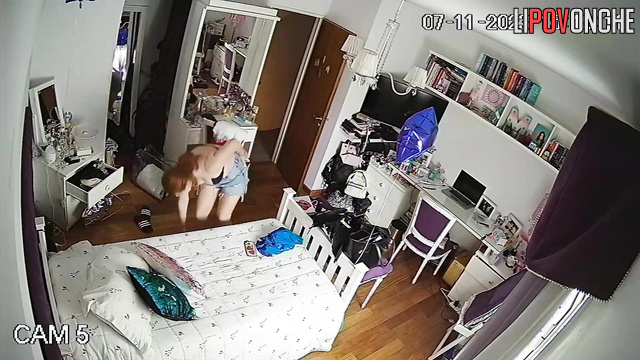 After the party, the girl pulls off her T-shirt, revealing her sexy tits