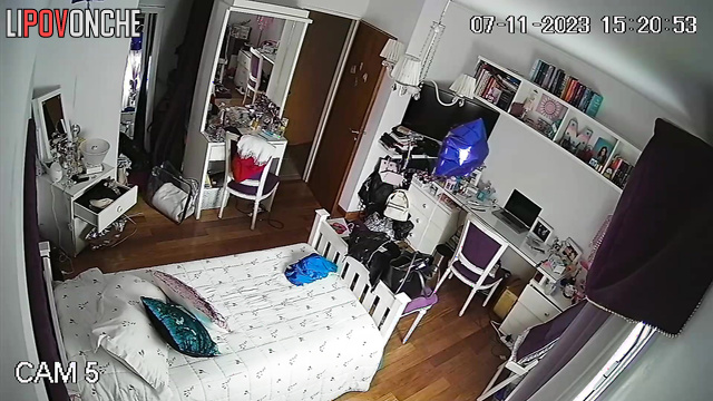 After the party, the girl pulls off her T-shirt, revealing her sexy tits