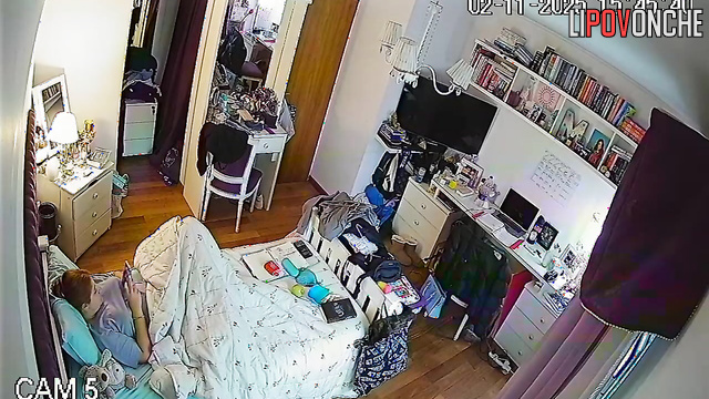 A girl  made sure everyone had left the house, then started masturbating