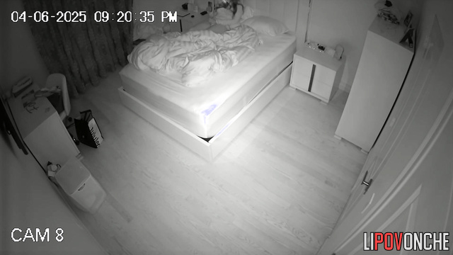 She couldn't hold her desire and started caressing her pussy in bed